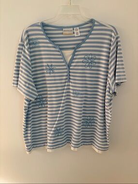Alfred Dunner Light Blue & White Striped Floral Henley Tee